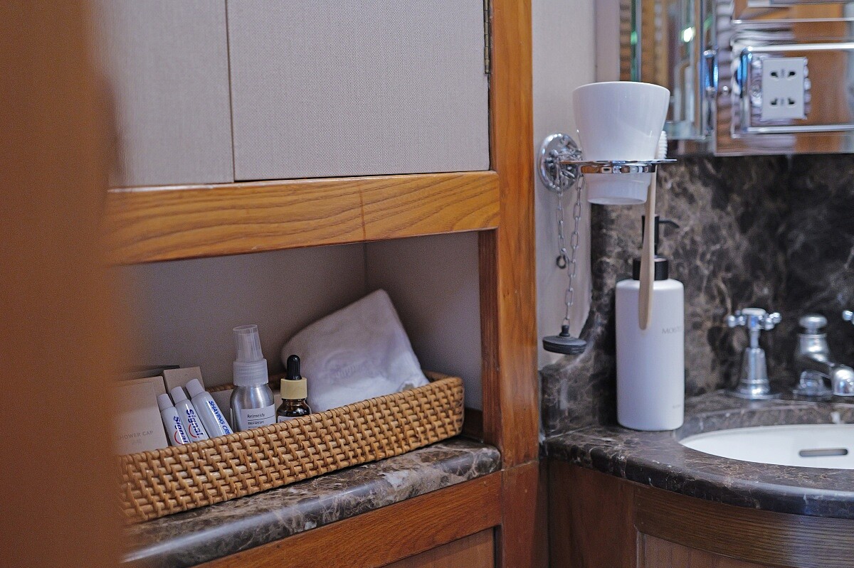 衛浴空間迷你，不過設備齊全。