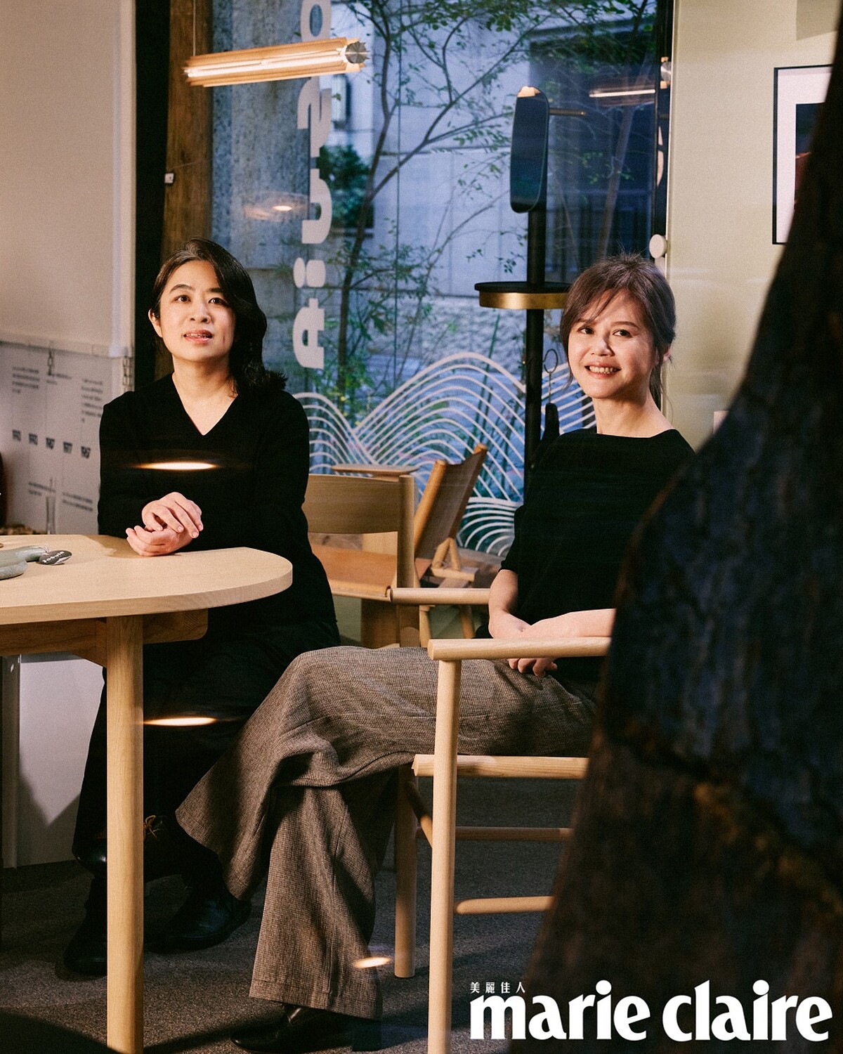 室內設計姊妹檔黃柏菁與黃鈴芳，共同經營了三個品牌：多元不受風格定義的「馥閣設計」、深度實踐使用者情感的「拾卓設計」，再到結合軟裝選品與策展思維的「JOSUIa」