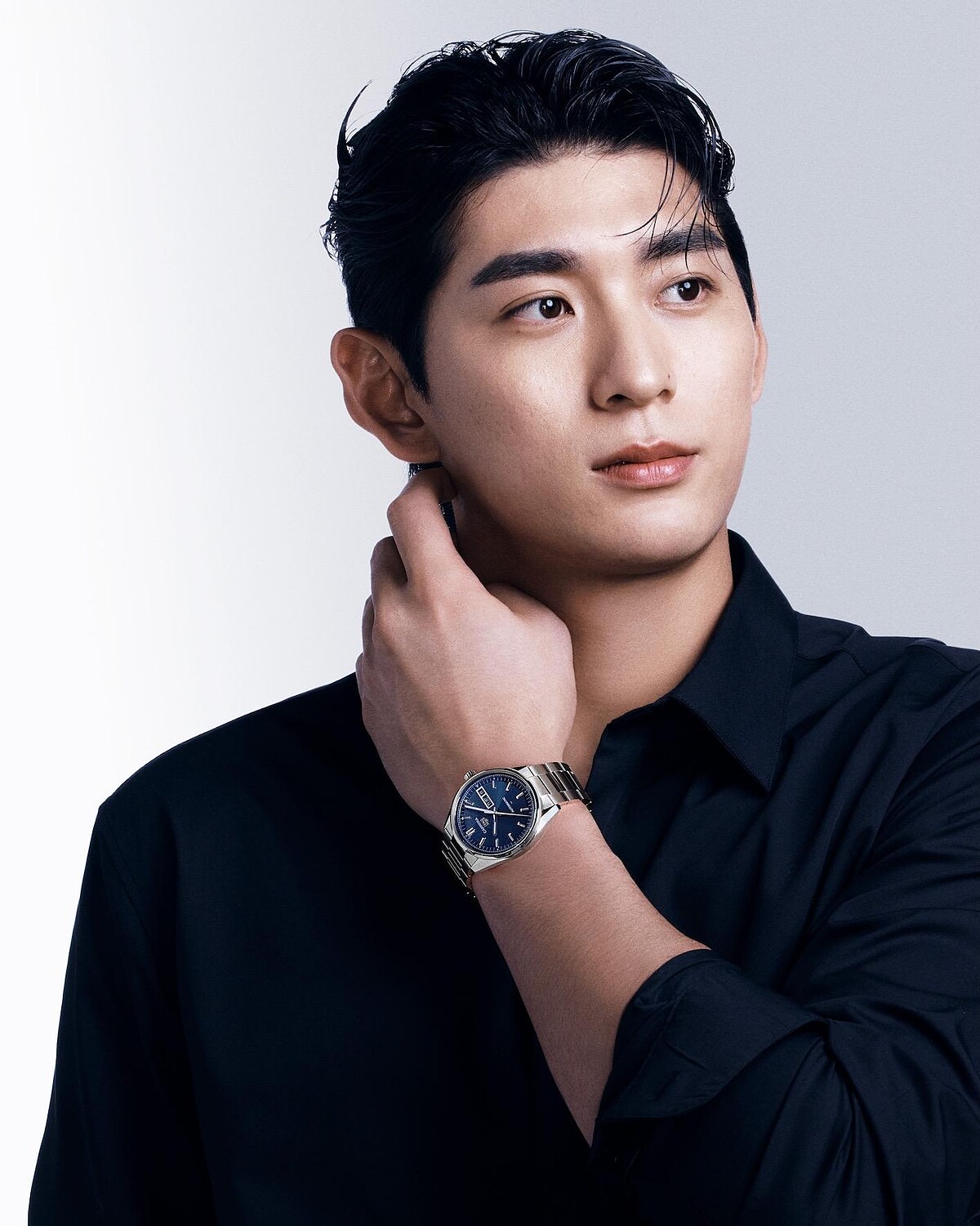 TAG Heuer品牌大使李政厚形象照_佩戴Carrera Day-Date星期日期腕錶