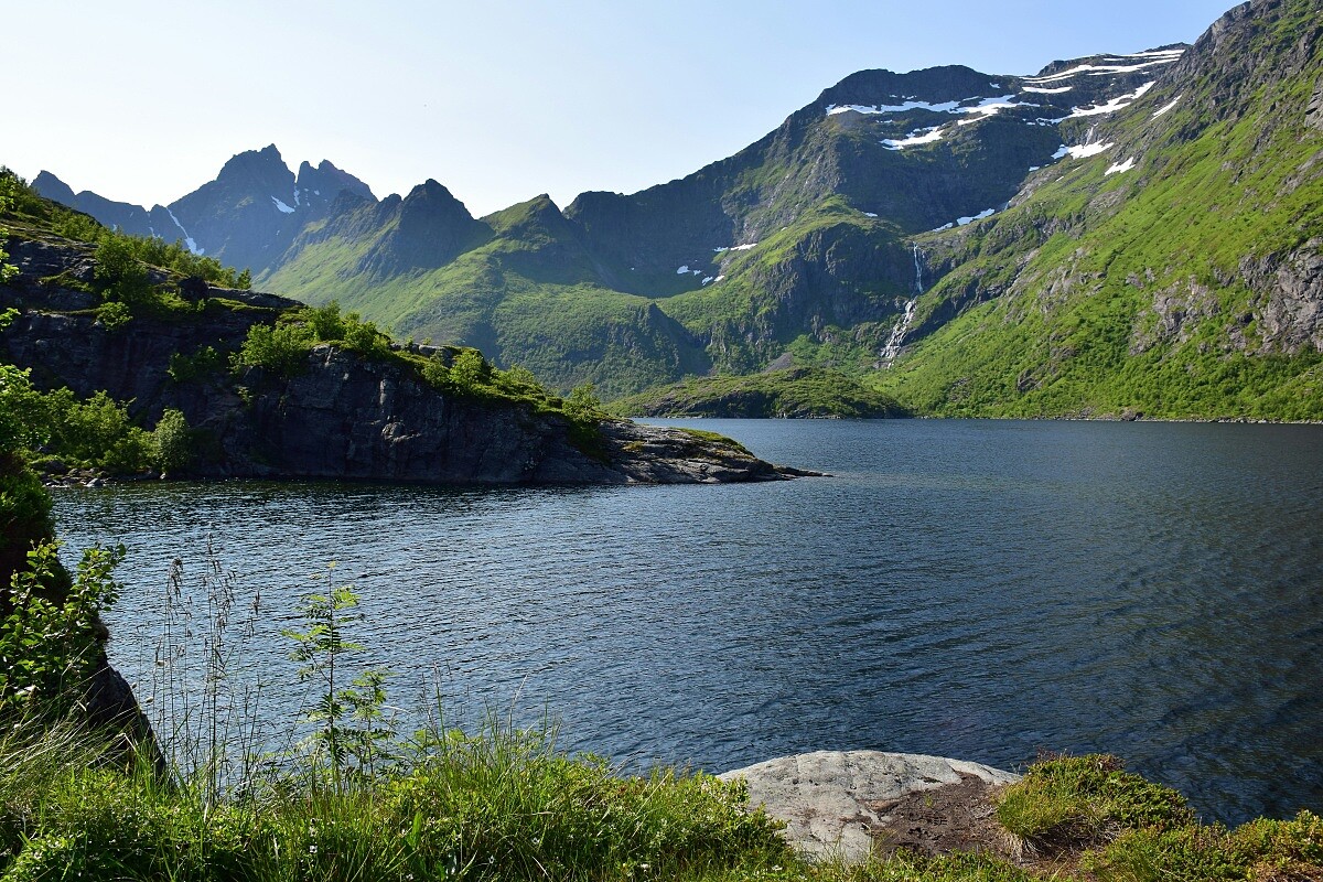 挪威羅弗敦群島擁有野性而壯闊的景色，帶著幾分不屬於人間的氣息。