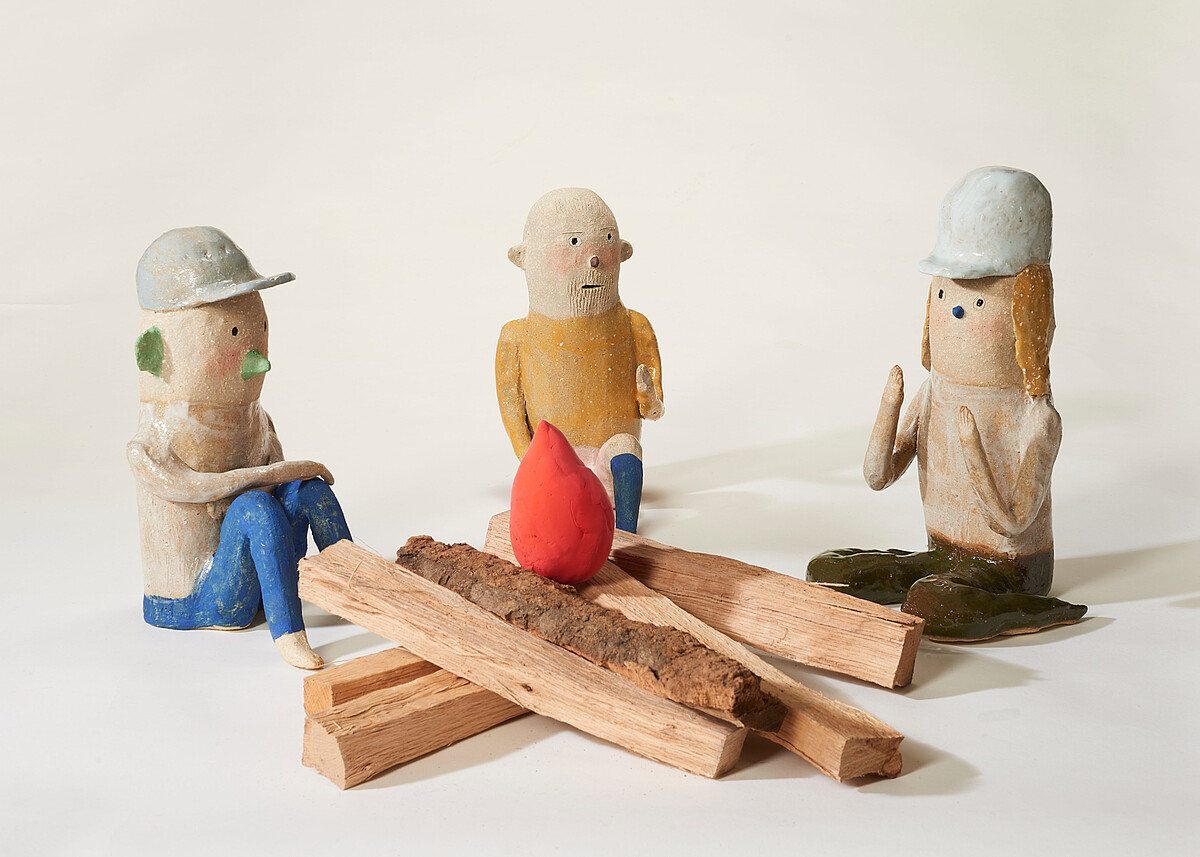 等待者 Awaiter、八卦男子Gossip man、 擺姿勢男子Pose man _2025 _陶瓷、上色Color on ceramic _12.0 &times; 17.0 &times; 26.0; 13.0 &times; 22.0 &times; 25.0 cm; 15.0 &times; 15.0 &times; 30.0 cm