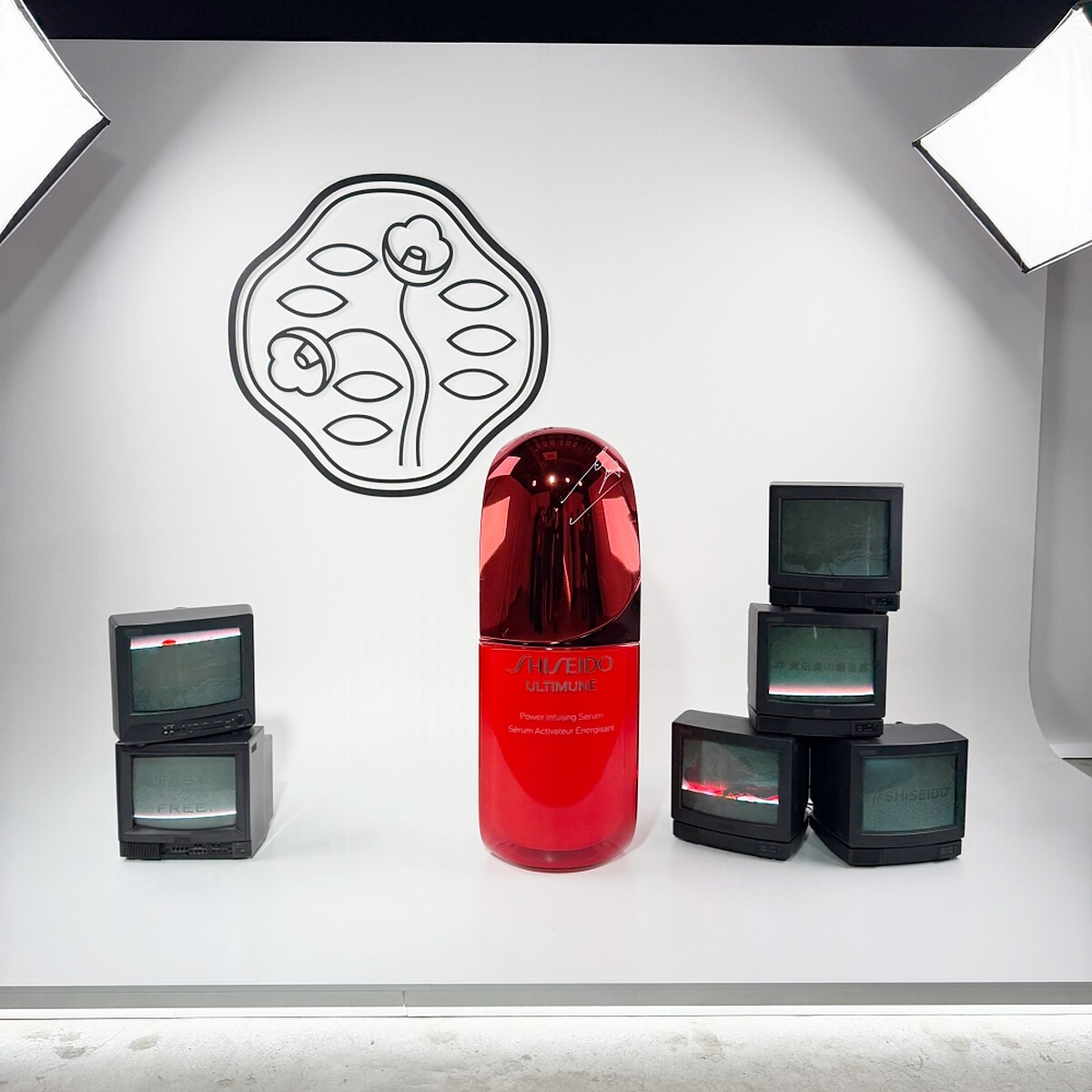 「ULTIMUNE with LISA」快閃店內部。