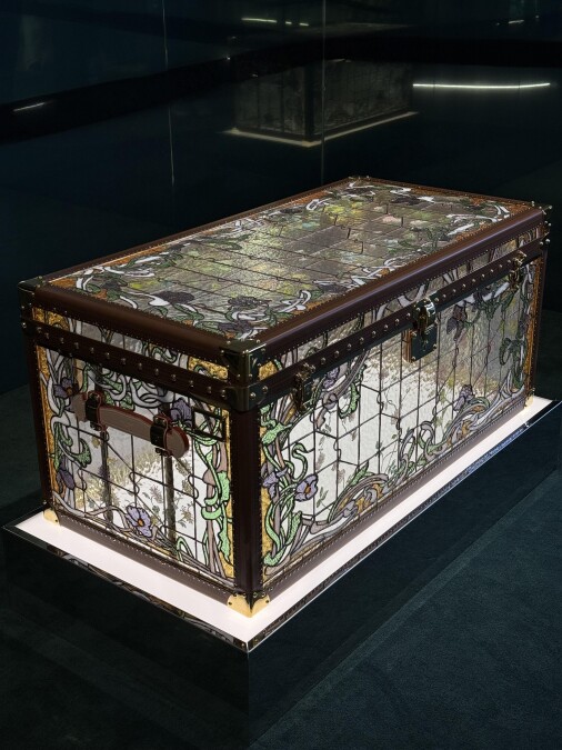 Courrier Lozine 110 Monogram Asnieres Bloom彩色玻璃硬箱，NT$29,300,000 