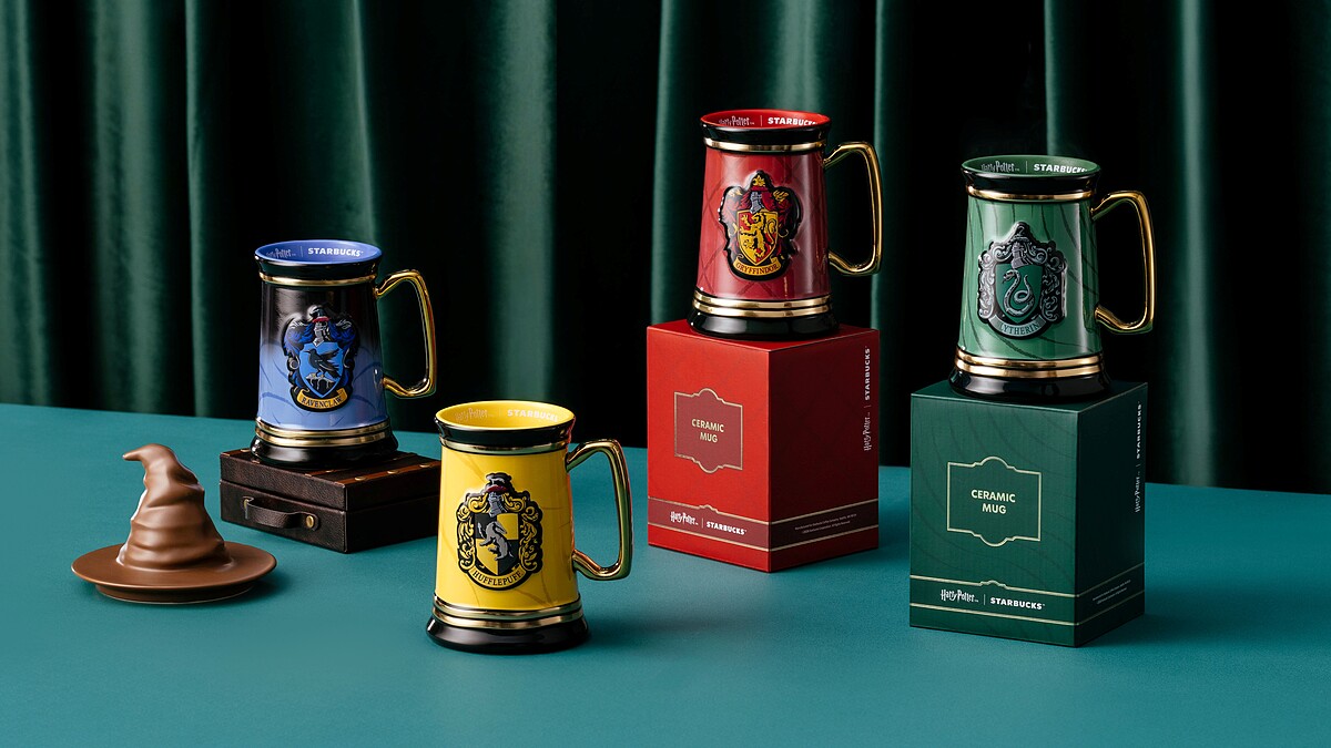 台灣星巴克哈利波特聯名來了！開賣時間+品項價錢一次看，學院馬克杯、Harry Potter徽章組必收