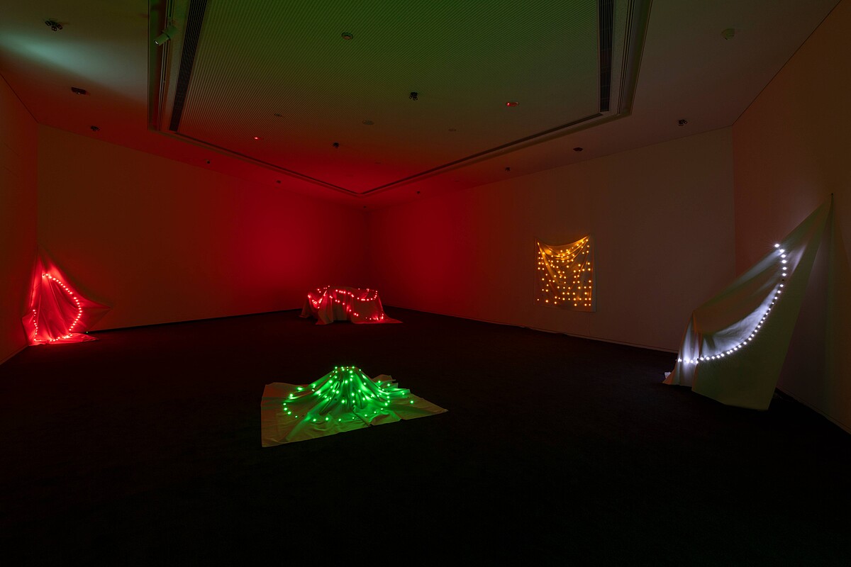 宮島達男「非定性時間」（Unstable Time）系列。