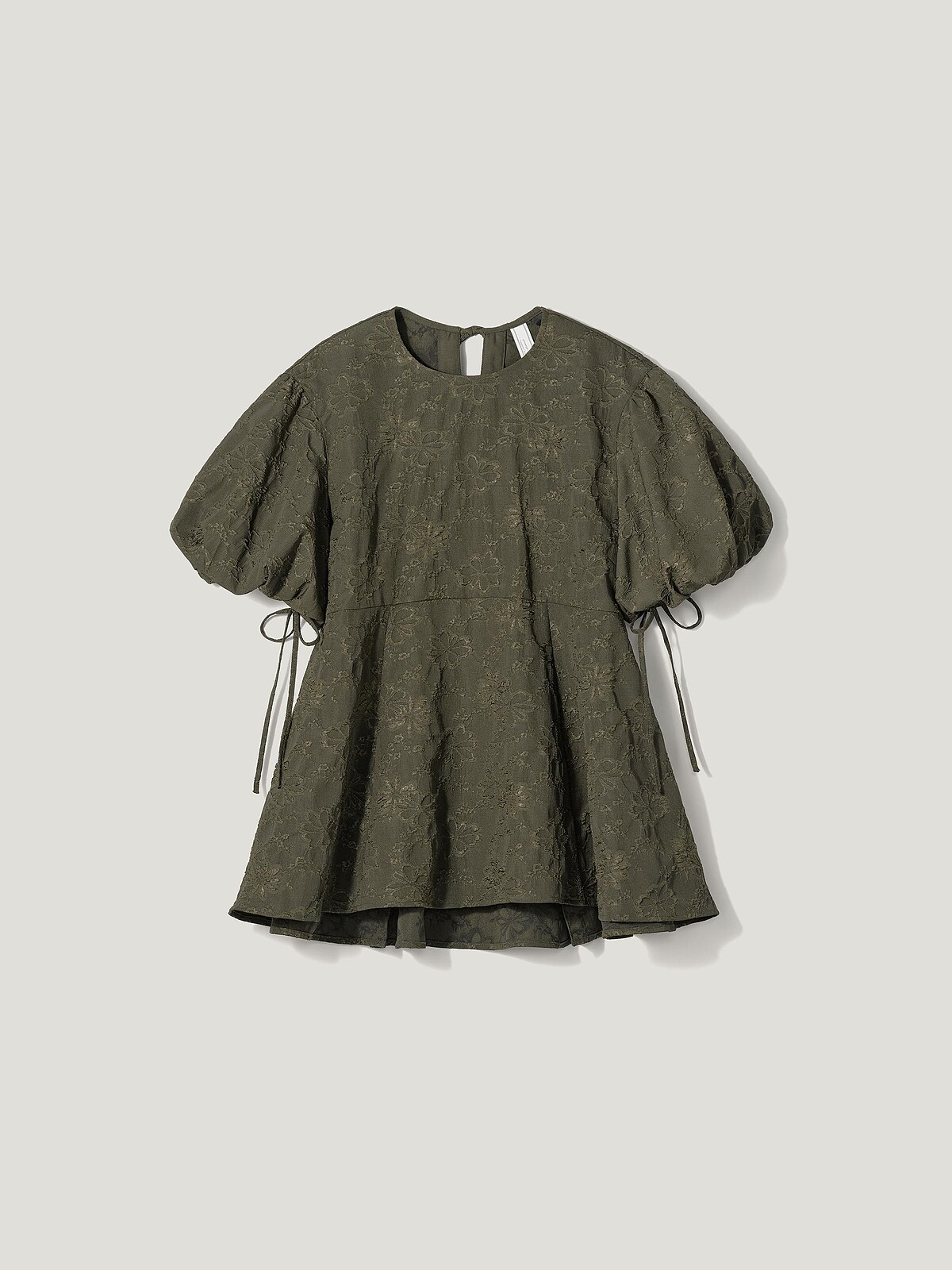 氣球袖長版上衣，NT$990