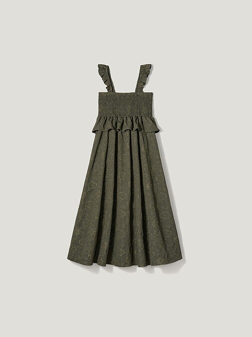 摺飾設計連身裙，NT$1,290