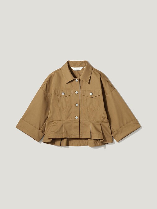 裙襬短版外套，NT$1,790