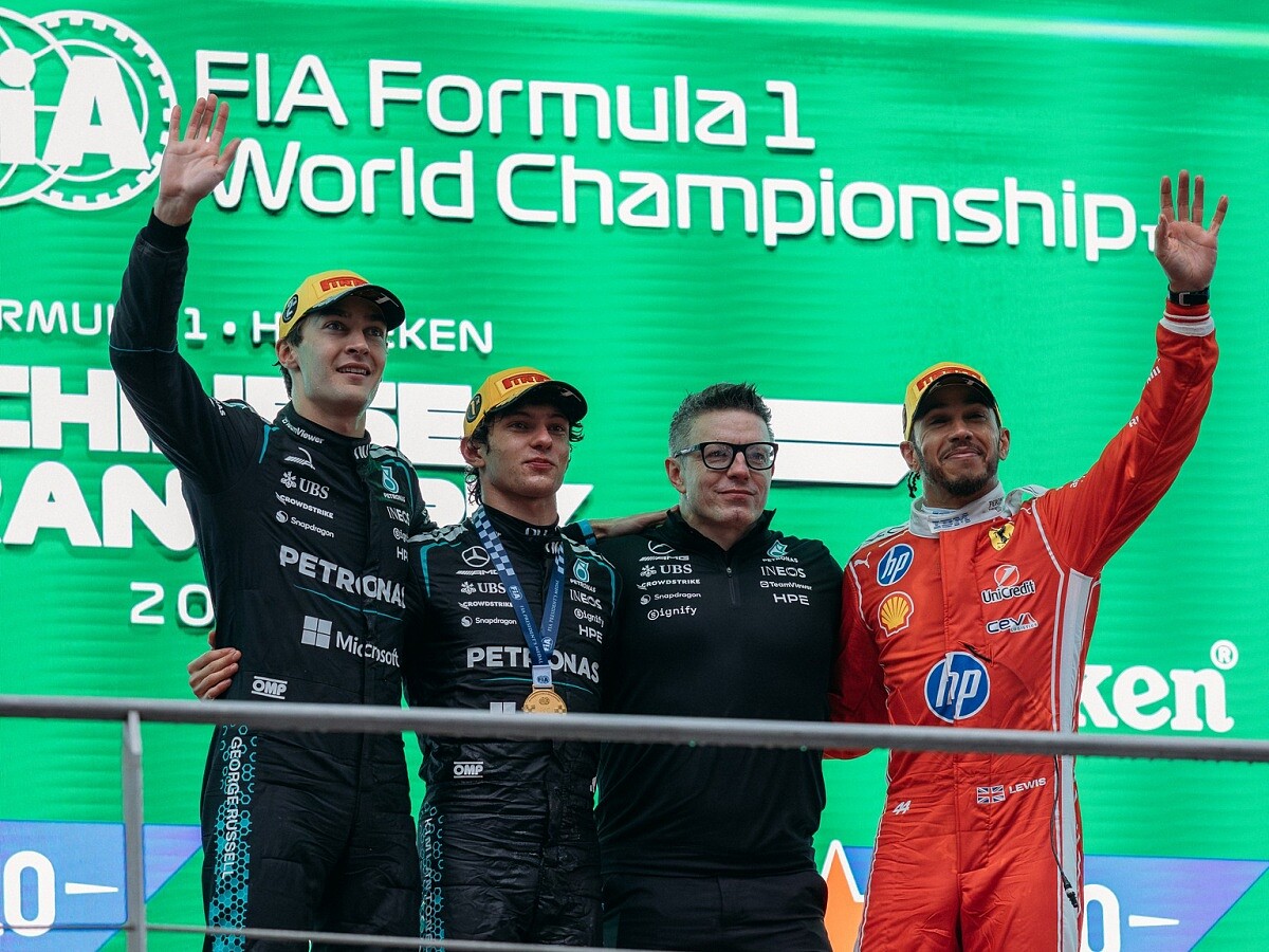 上海頒獎台上，賓士家族的跨世代同框。