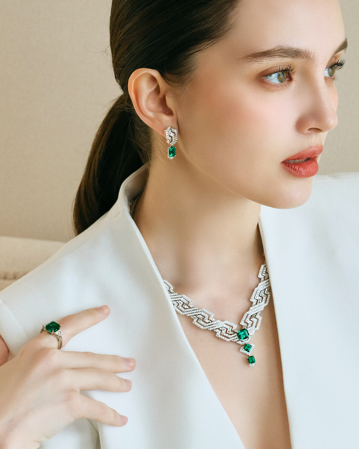 全新卡地亞 EN &Eacute;QUILIBRE 頂級珠寶系列 LERRO 項鍊及耳環、1895 CONSOLE 戒指。