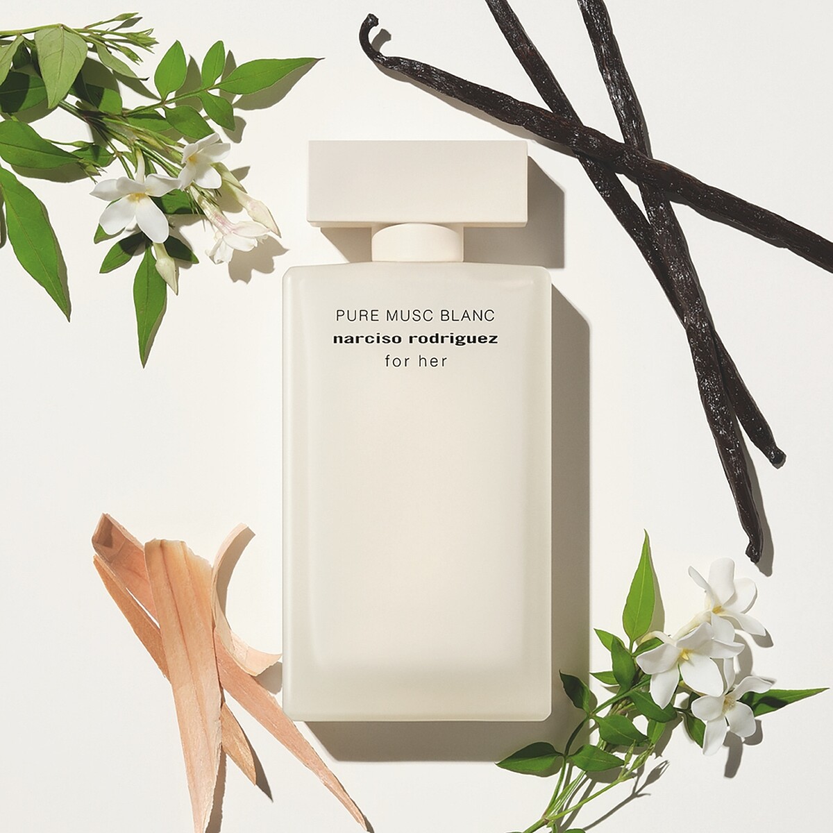 Narciso Rodriguez for her純淨繆思淡香精30ml，NT2,850、50ml，NT4,200、 100ml，NT5,550