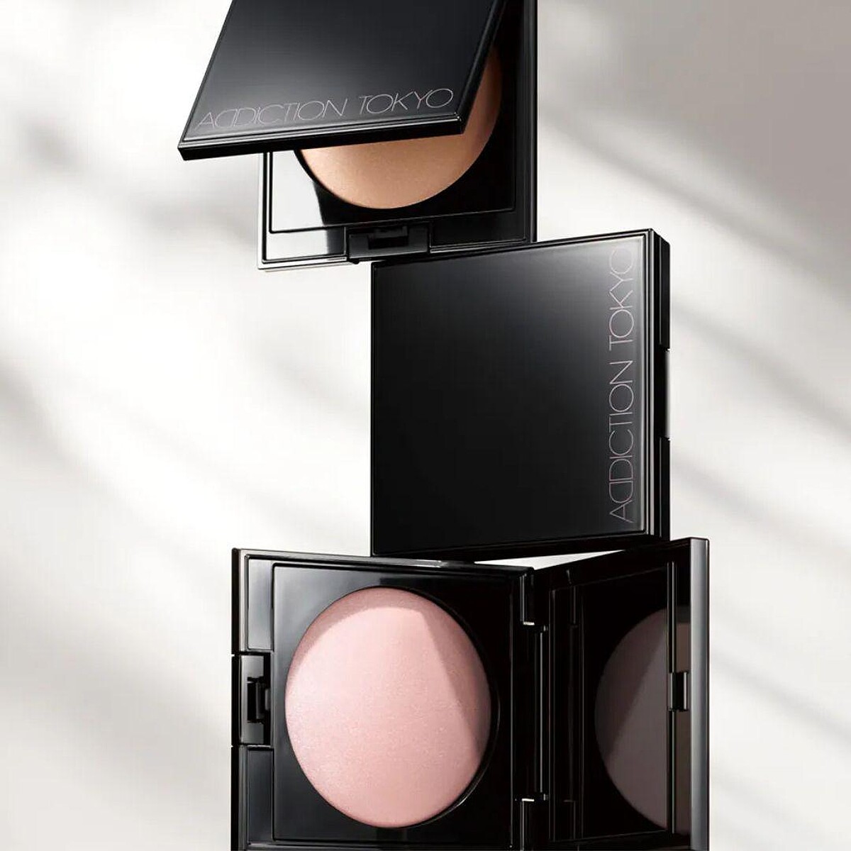 ADDICTION 完美癮耀顏蜜粉餅（共2色），NT1,150