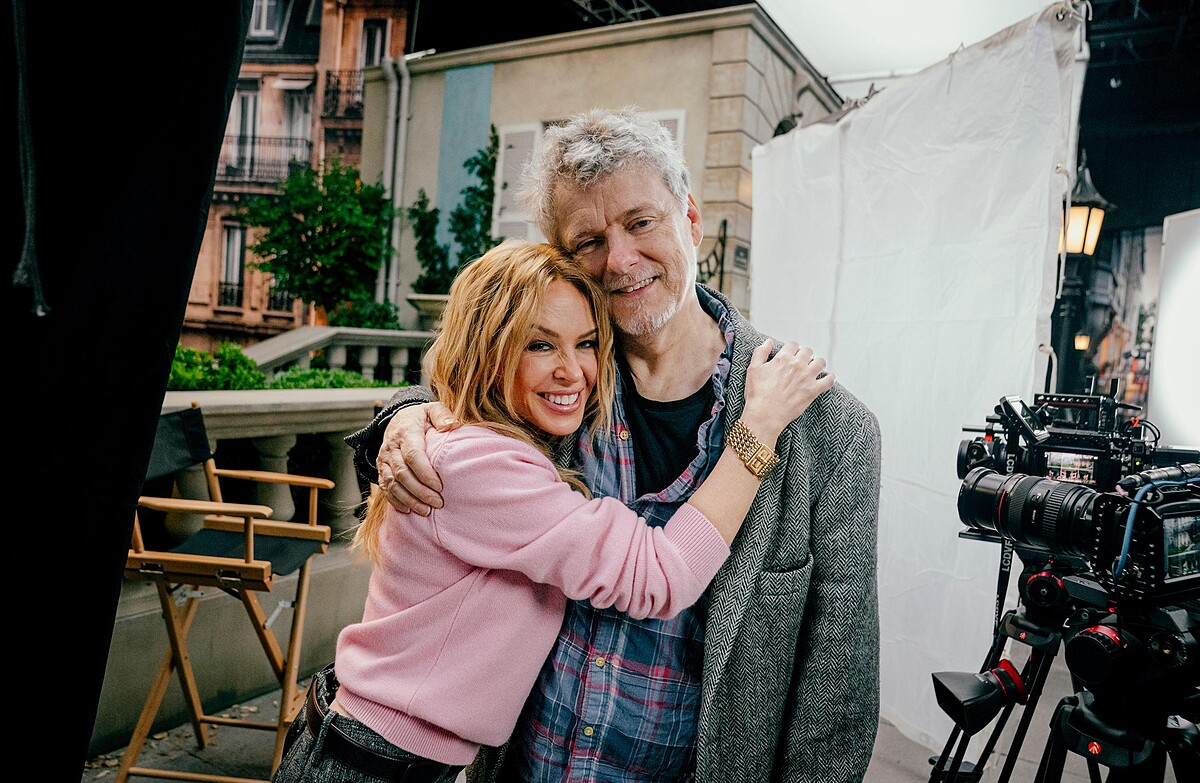 Chanel釋出最新的廣告幕後花絮，記錄了導演Michel Gondry與Kylie Minogue在25年後重聚並重啟合作。