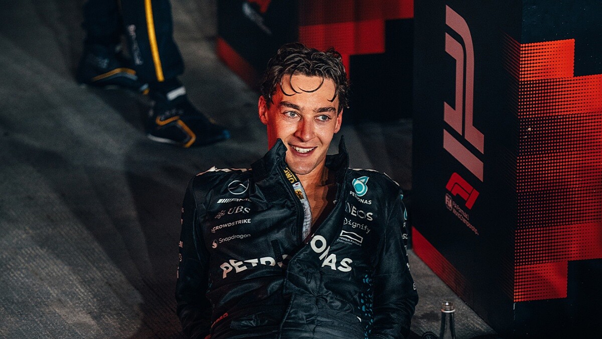 F1 賓士車隊新王！喬治羅素的5個秘密：靠 PPT 闖進賓士、最帥英倫貴公子如何賽道反擊