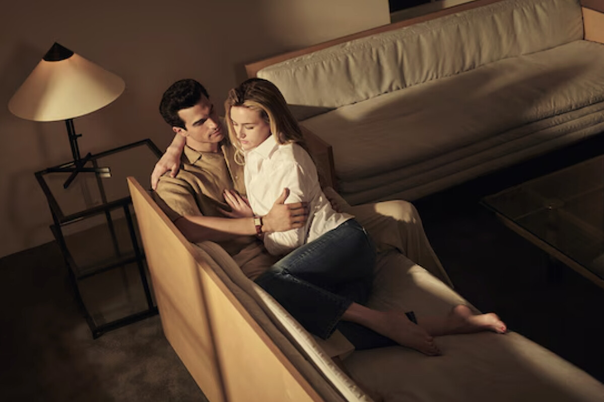 《爱情故事:小约翰.甘迺迪与卡罗琳.贝塞特》男女主角在戏中有许多精彩的感情对手戏。