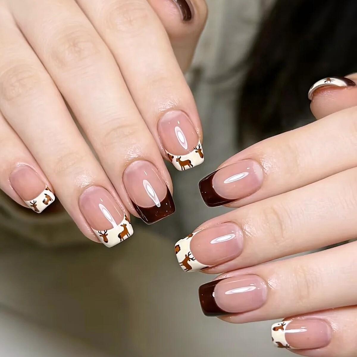 小鹿圖案法式美甲範本(Photo/小紅書@指典艺术💅宝能太古城店)