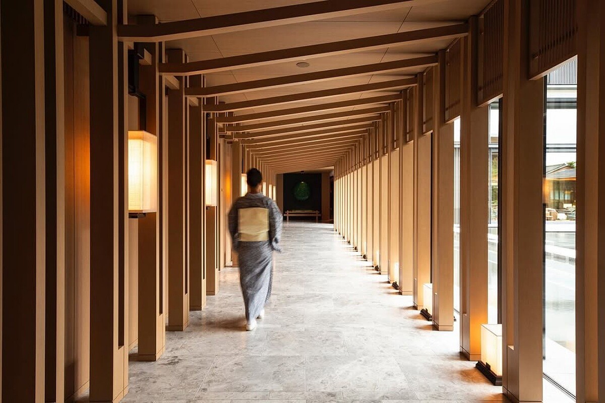 以伏見稻荷大社鳥居為原型的廊道。