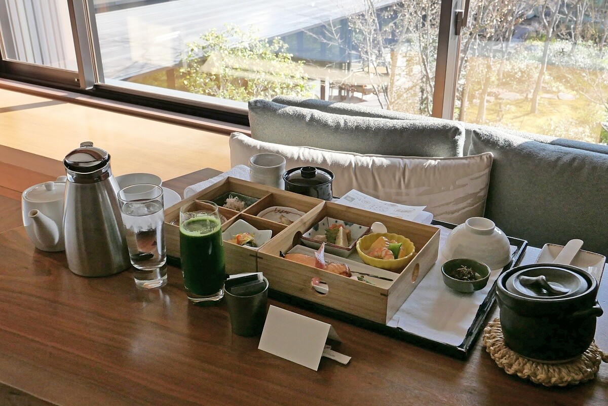 可在前一天預約隔日早餐內容,就能在室內悠閒的享用早餐。