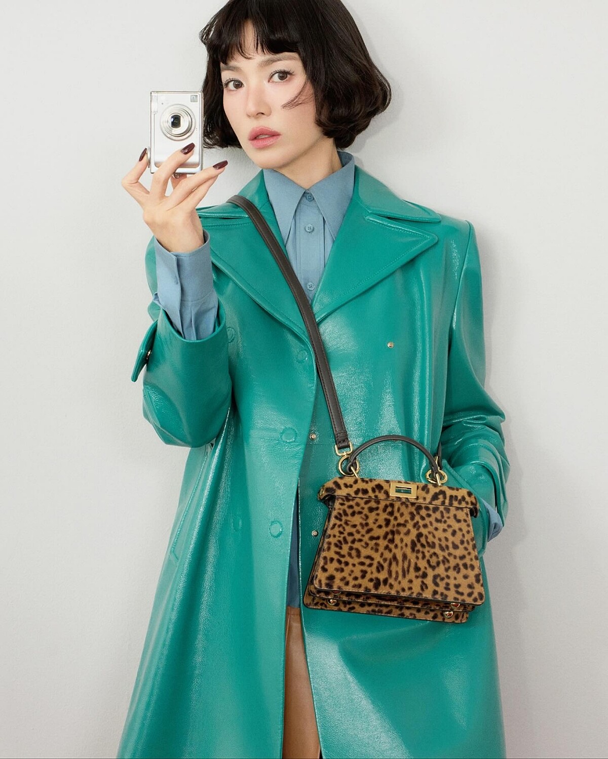 宋慧喬搭配過的FENDI不同款式Peekaboo手袋。