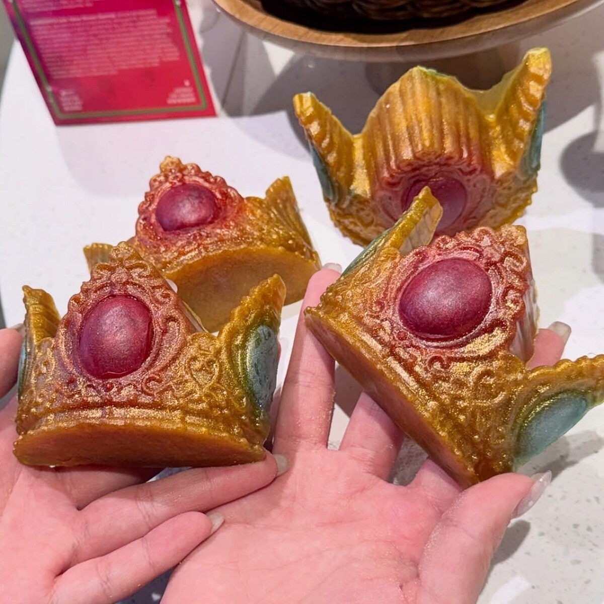 超級瑪利歐銀河電影版 x LUSH碧姬公主王冠香氛皂，NT480