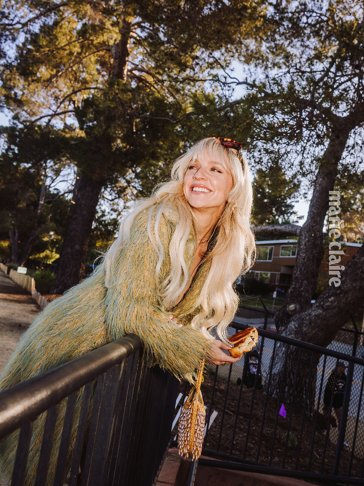 Zolita 的作品，女性之間的友誼與情感連結，一直是股溫柔卻強大的存在。