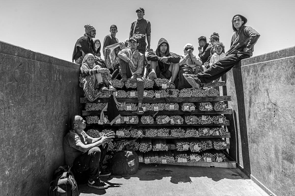 ©_Alejandro_Cegarra_The_Two_Walls