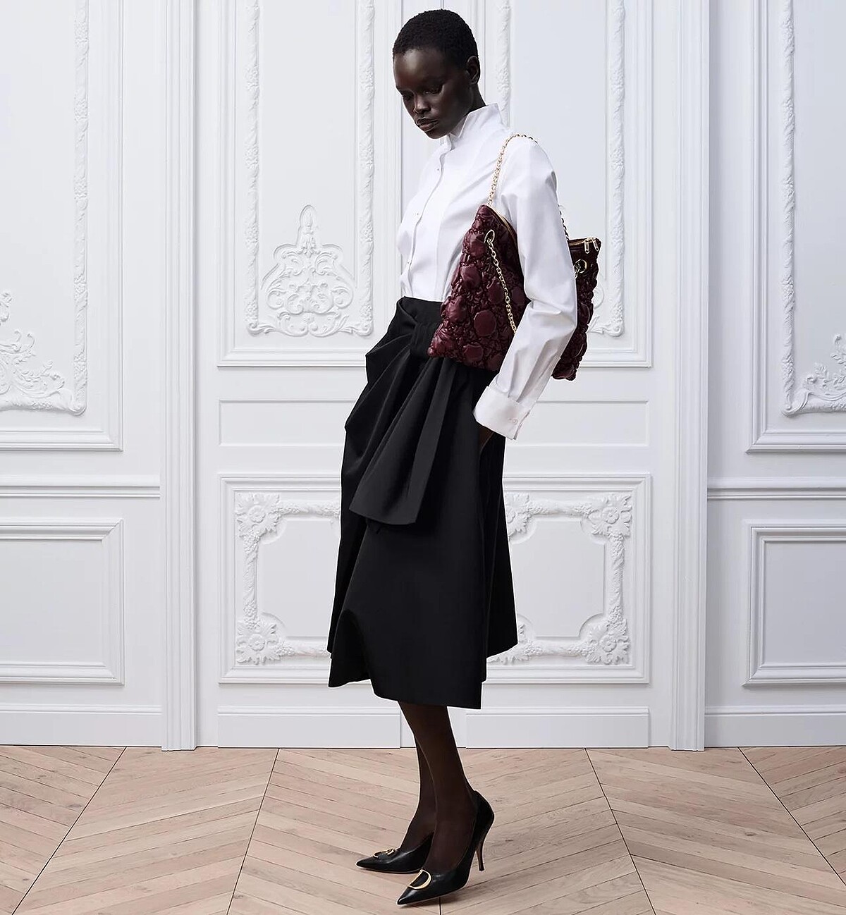 Dior推出全新2026春夏包款Dior Crunchy。