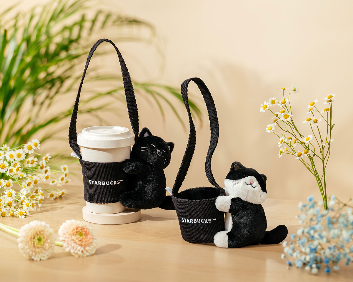 抱抱黑白貓咪單杯提袋、抱抱黑貓咪單杯提袋（圖片來源／星巴克提供）