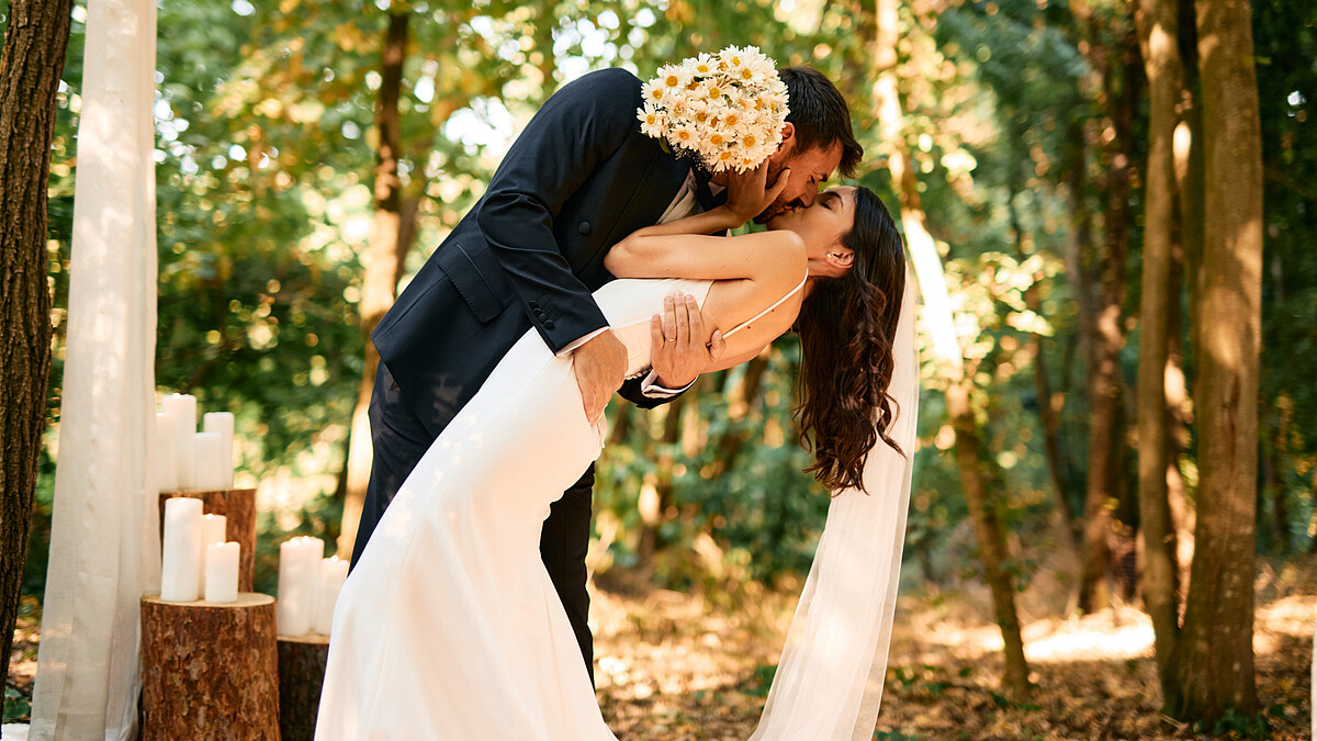 【Threads上紅什麼】「俄羅斯戒指婚姻占卜」爆紅！一張紙測出2026結婚機率