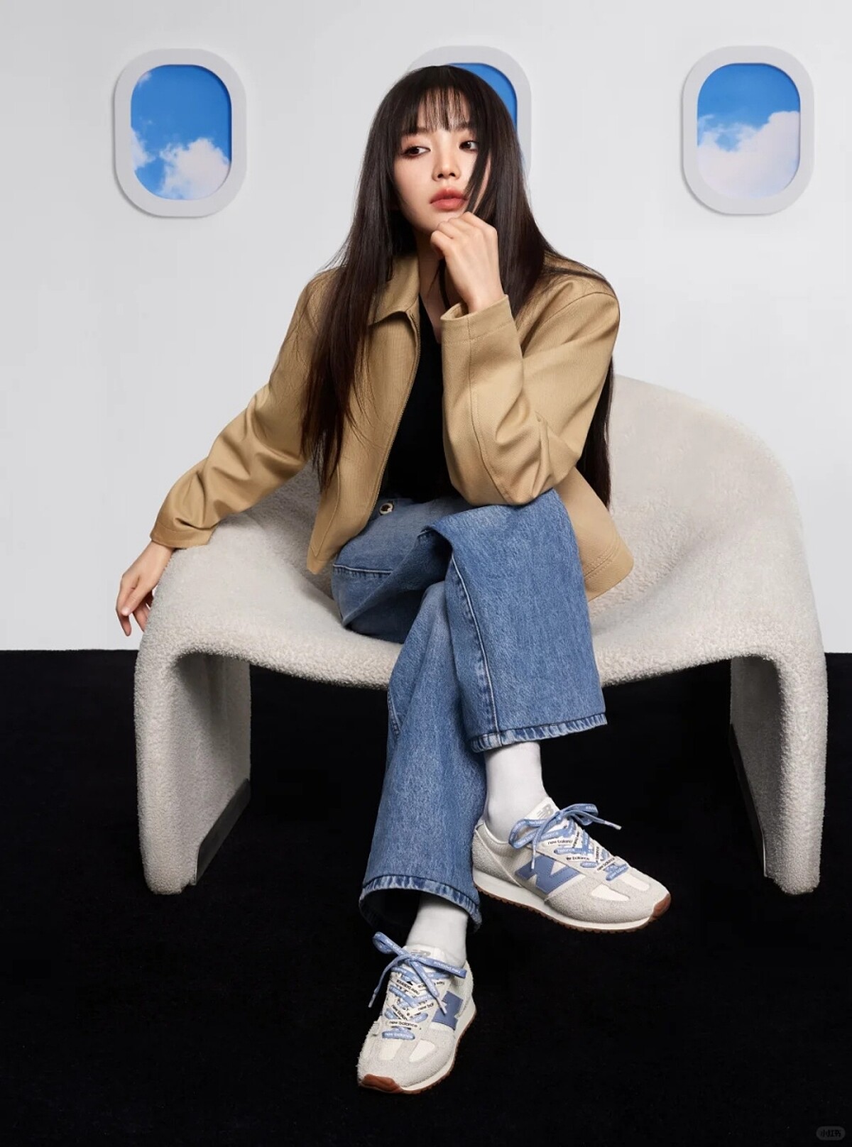 田曦薇，也同樣以休閒及都會感兩種不同風格的造型詮釋204L鞋款。