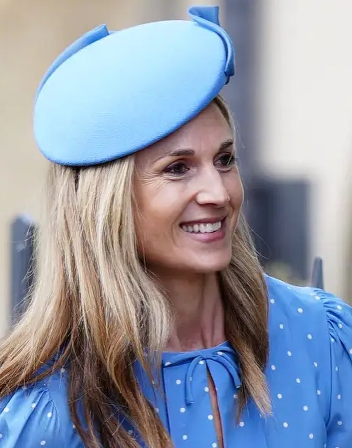 IG@beulahlondon，Harriet Sperling 出席英國皇家的復活節聚會時，身穿一件Beulah London的藍色波點洋裝，展現充滿春意的優雅氣息。