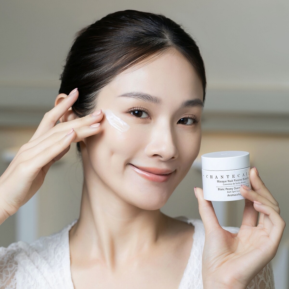 CHANTECAILLE香緹卡雪牡丹臻白透亮水潤面膜質地。