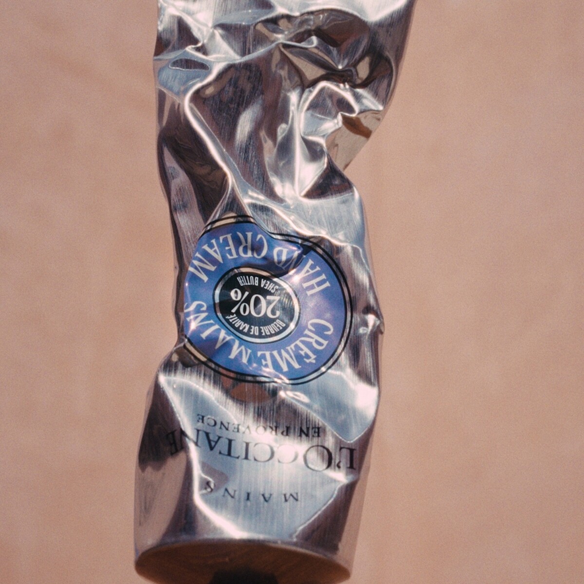 歐舒丹乳油木護手霜情境照。