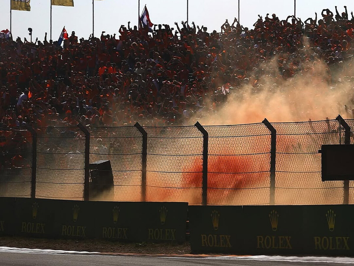 「橘色軍團」（Orange Army）全力應援 Max Verstappen。