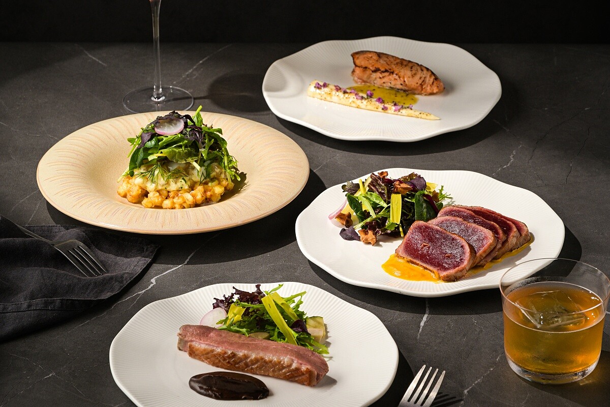 燒肉外還有許多搭配的小料理。