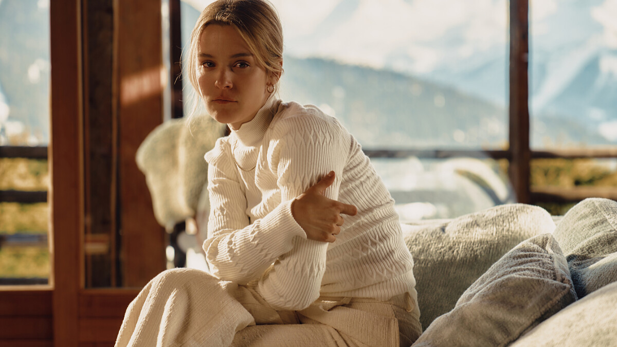 【陪你，在流淚的時候｜陳曉唯】蛇影：她買了許多東西，許多一輩子都用不著的東西