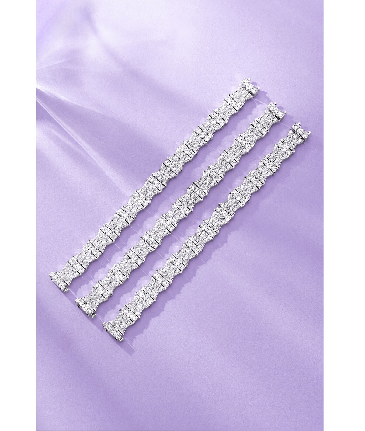 Art Deco密鑲手鍊NT11,400。