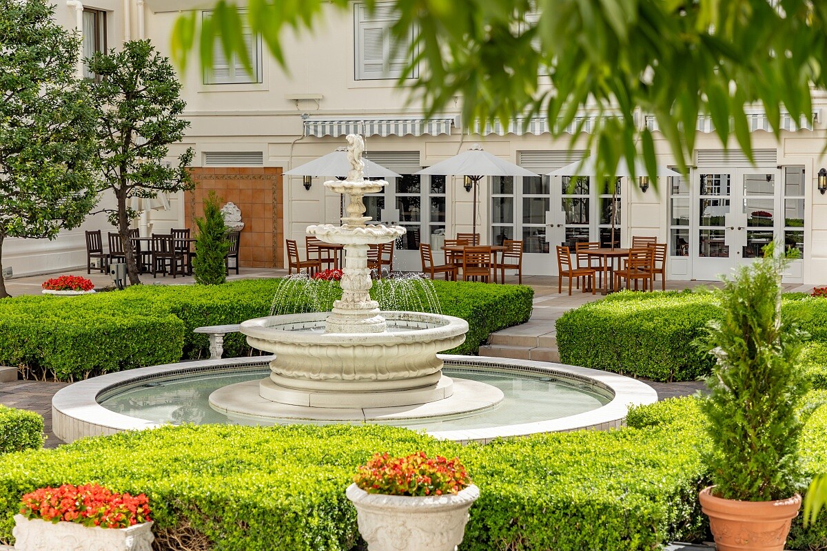 歐式風格的中庭花園。