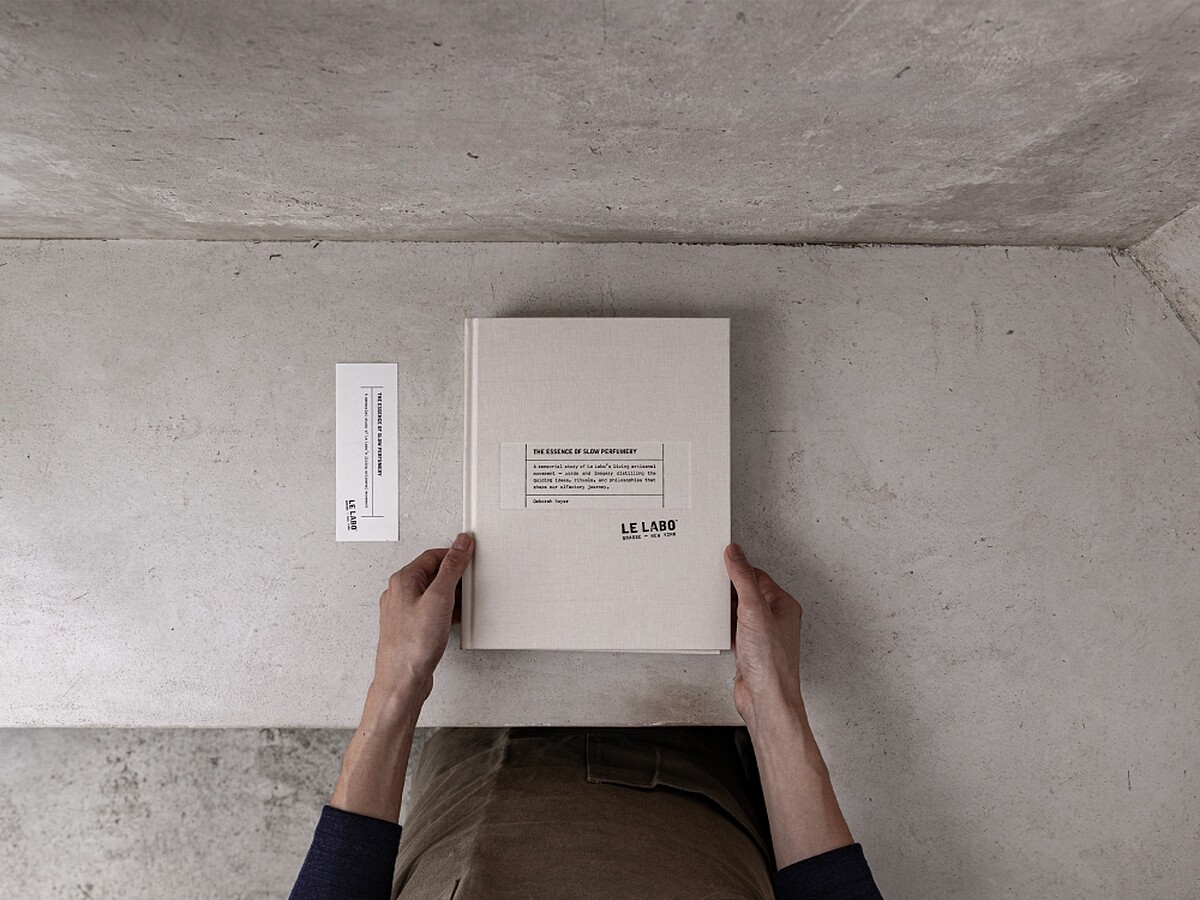《The Essence of Slow Perfumery》封面。