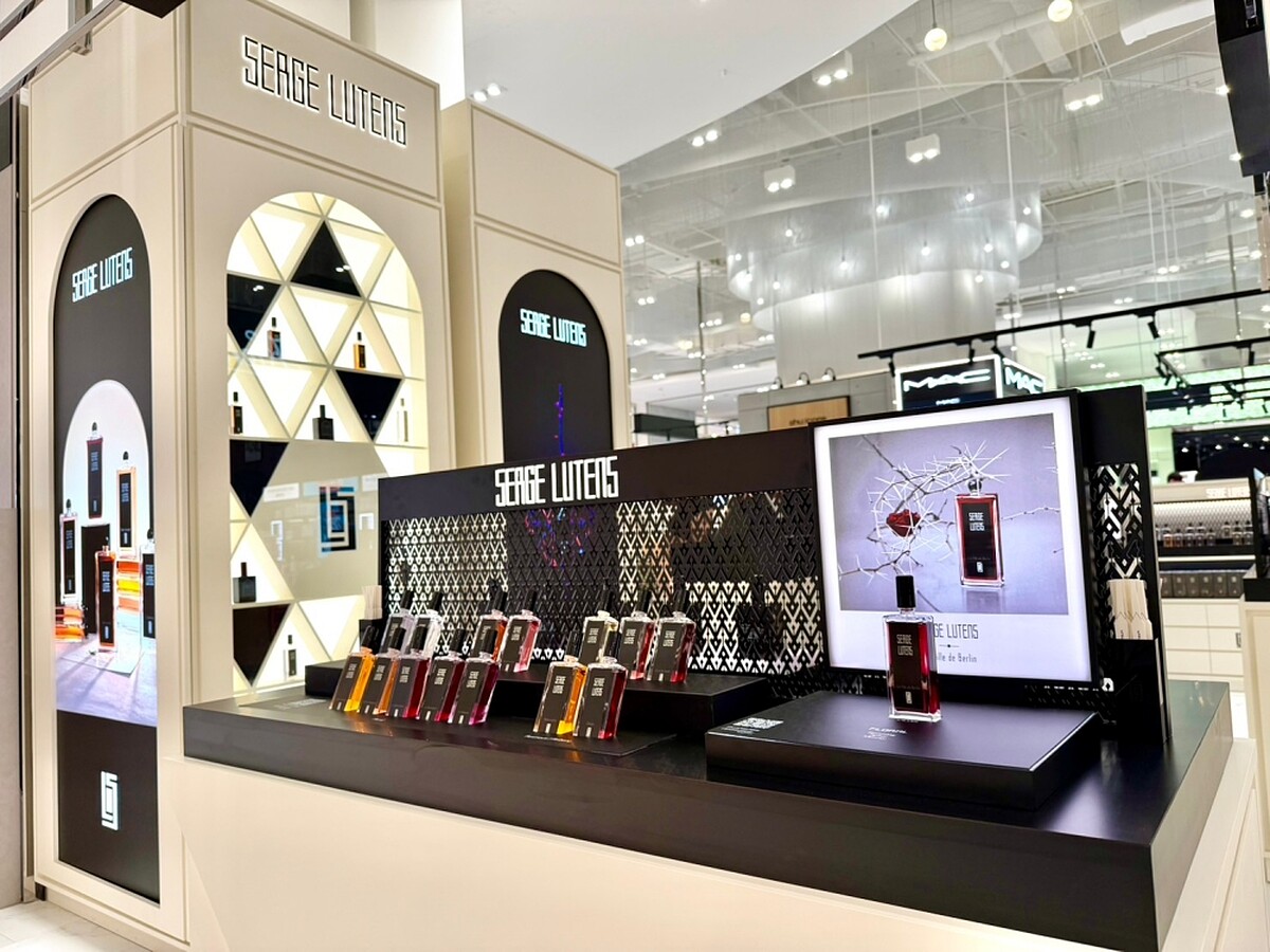 Serge Lutens黑色禮服系列。