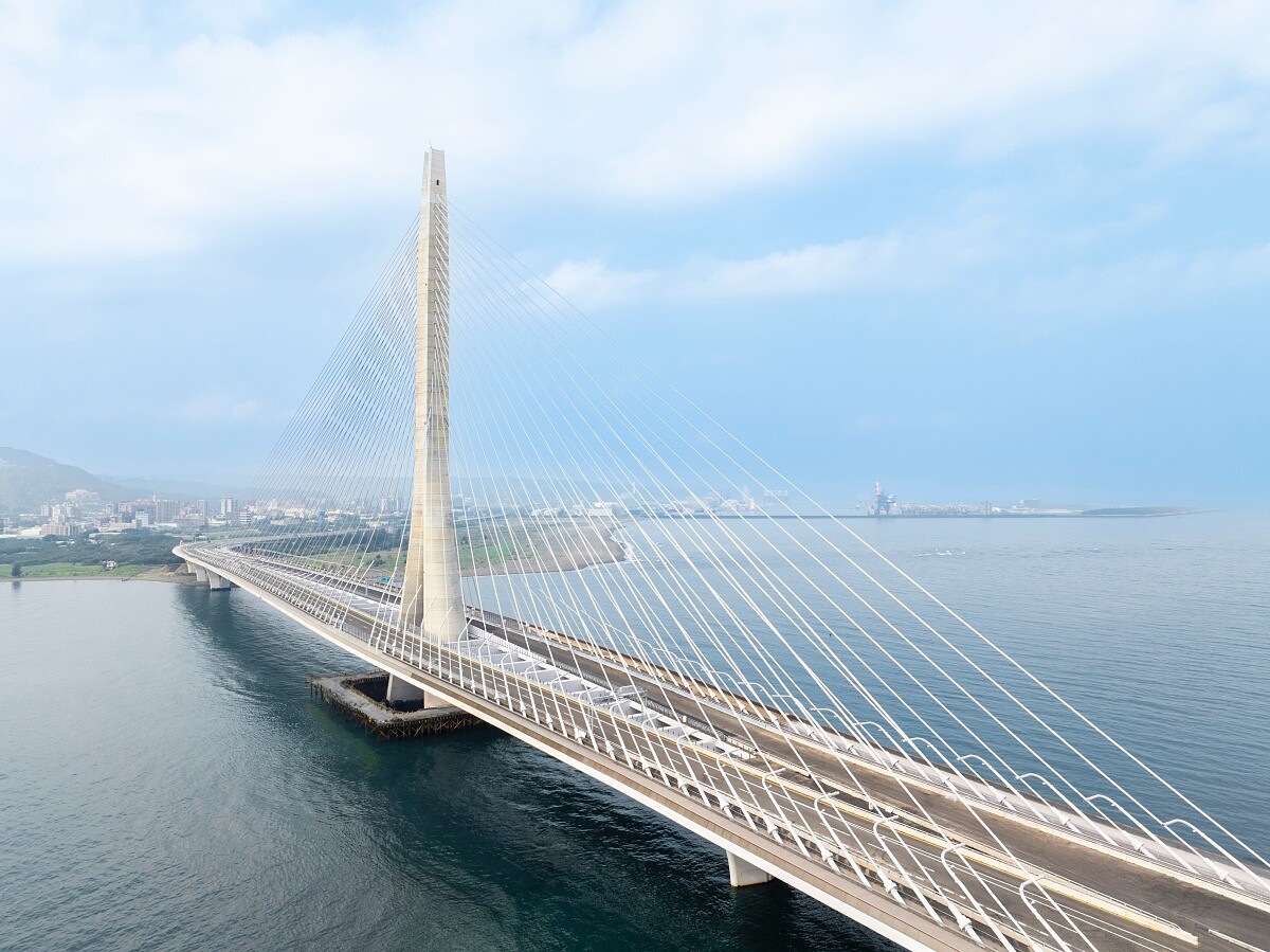 期待許久的淡江大橋即將在5月12日通車。