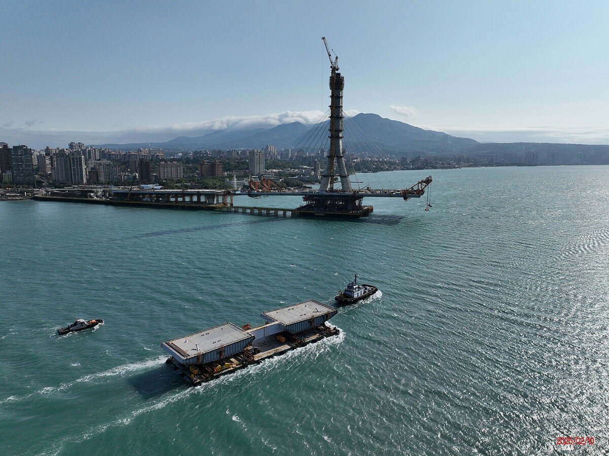 淡江大橋從單純的交通設施，從「兩點之間的通道」轉化為「多重空間的交織系統」角色。