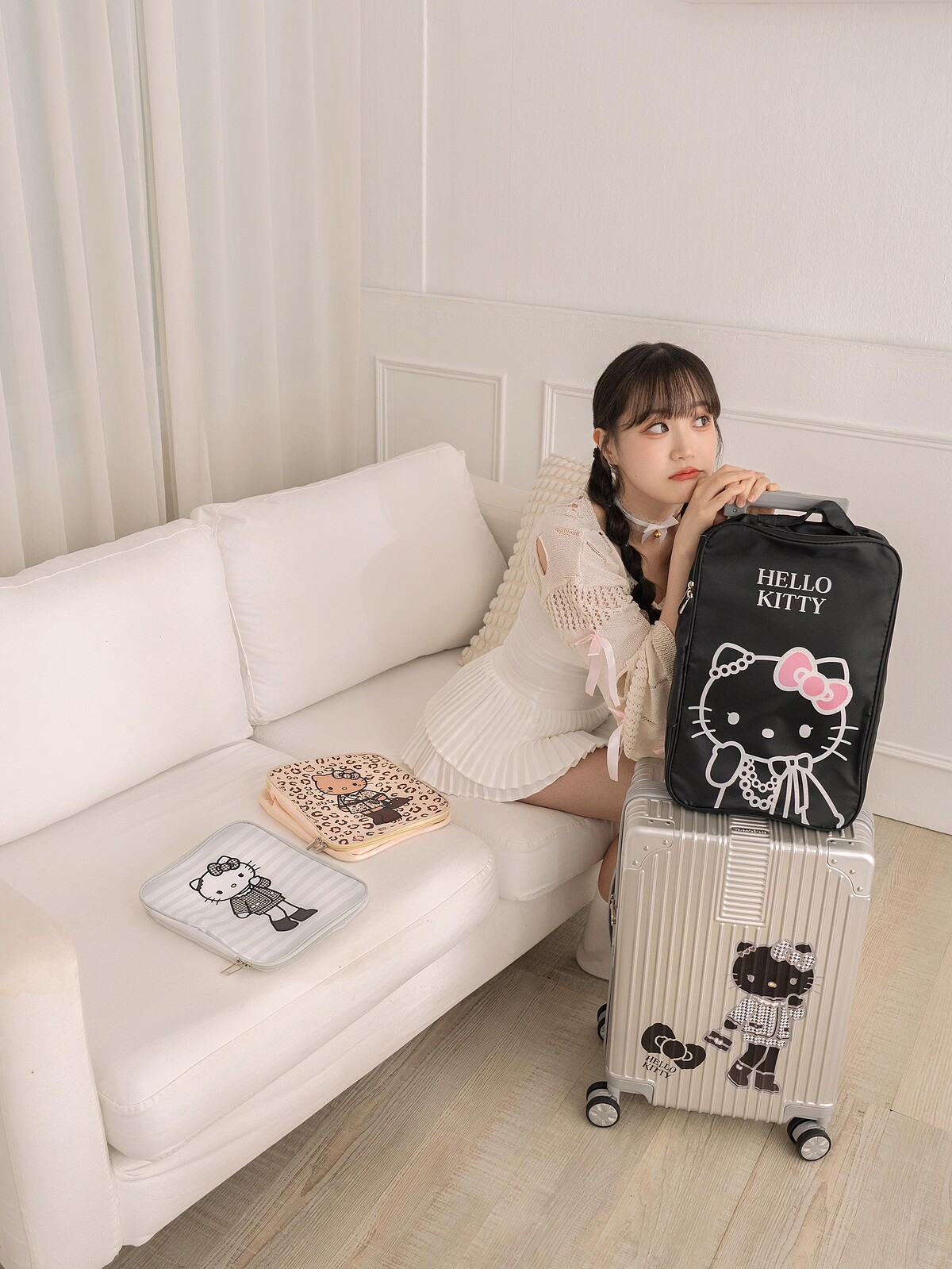 21吋線條防撞行李箱+行李收納袋（圖片來源／7-11提供）