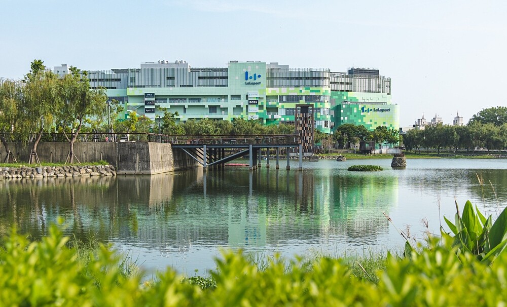 Mitsui Shopping Park LaLaport台中店外觀。