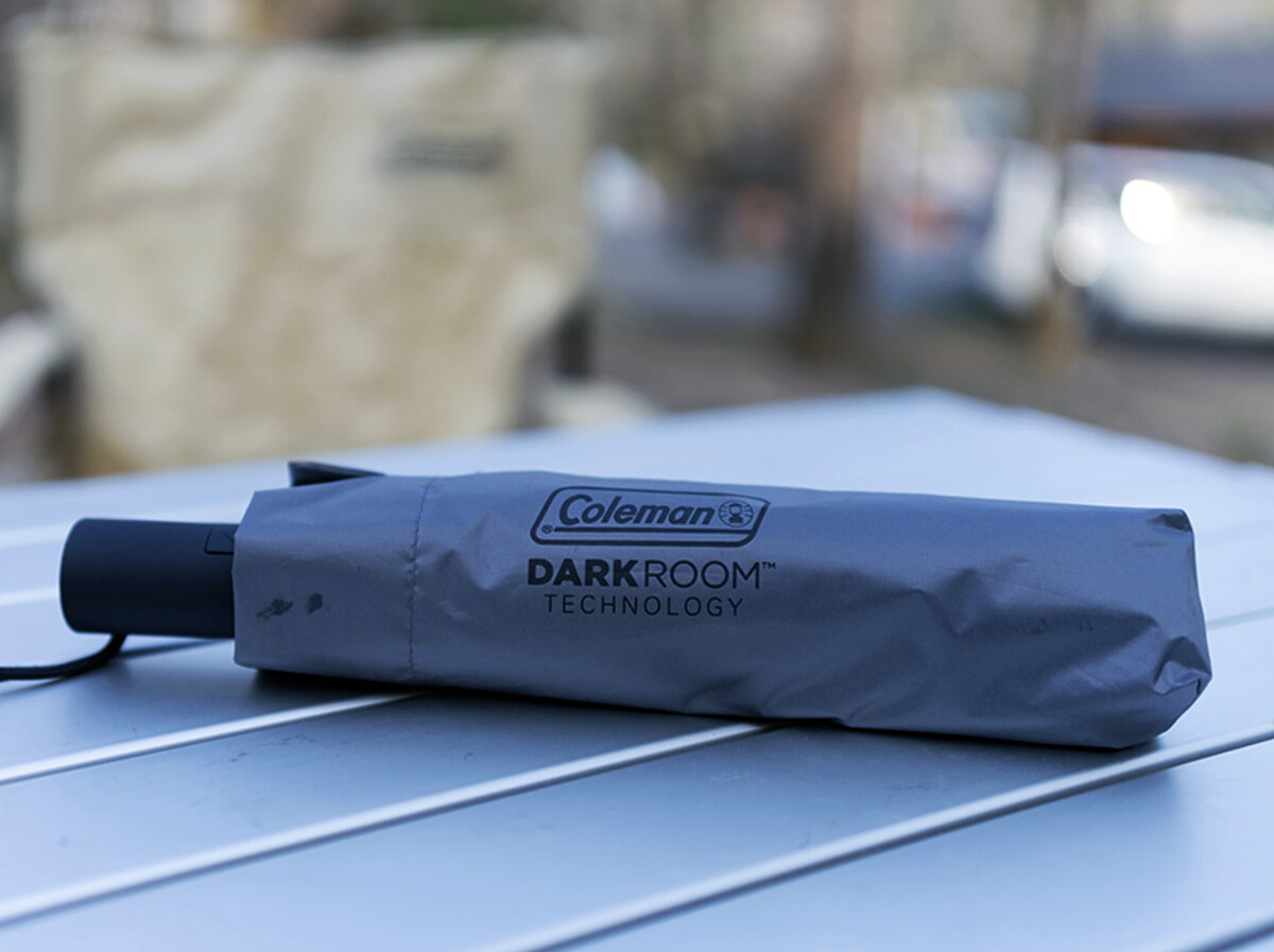 Coleman X LAWSON聯名推出帳篷級材質雨傘，強調採用高防水係數的抗雨布料，輕巧又有強大功能，推出後備受好評。