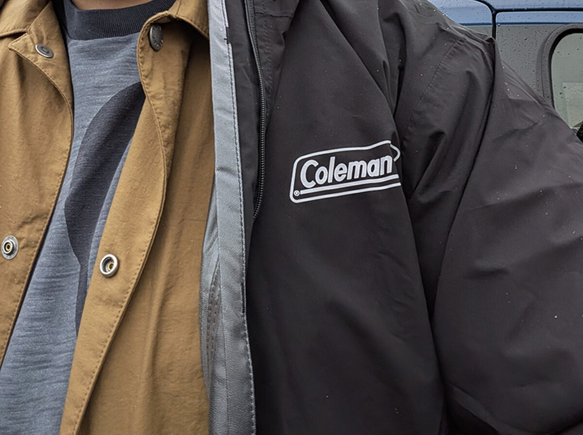 Coleman X LAWSON今年推出防水Rain Parka外套。