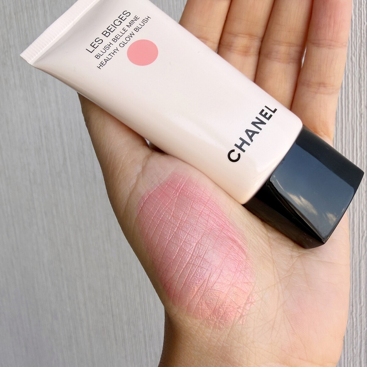 香奈兒原生美肌腮紅霜#粉桃手部試色。