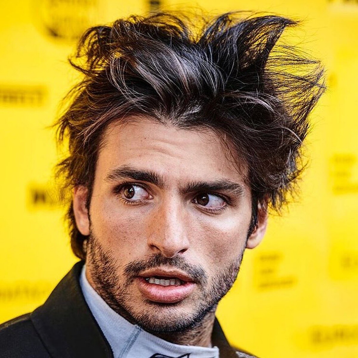 Carlos Sainz Jr. 短暫加入雷諾車隊，展現高顏值 F1 偶像魅力。