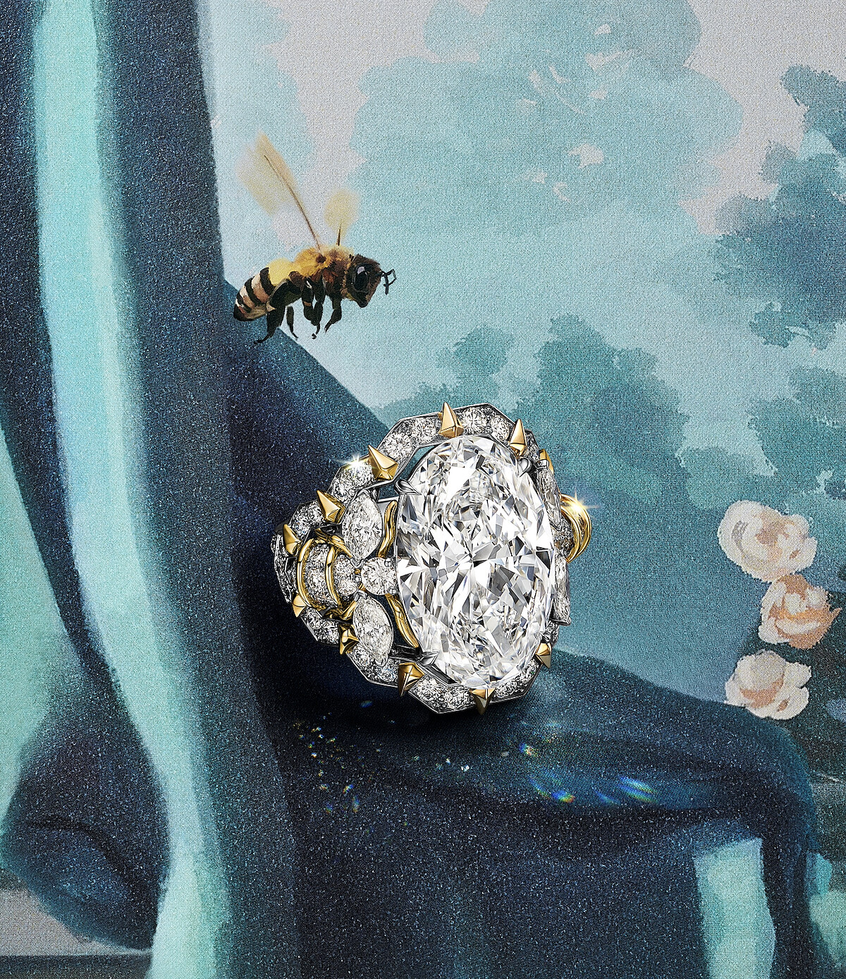 蜂縈流光篇章_鉑金和黃K金戒指，鑲嵌一顆10.17克拉D Color Type IIa 橢圓形切割鑽石，並以鑽石點綴。