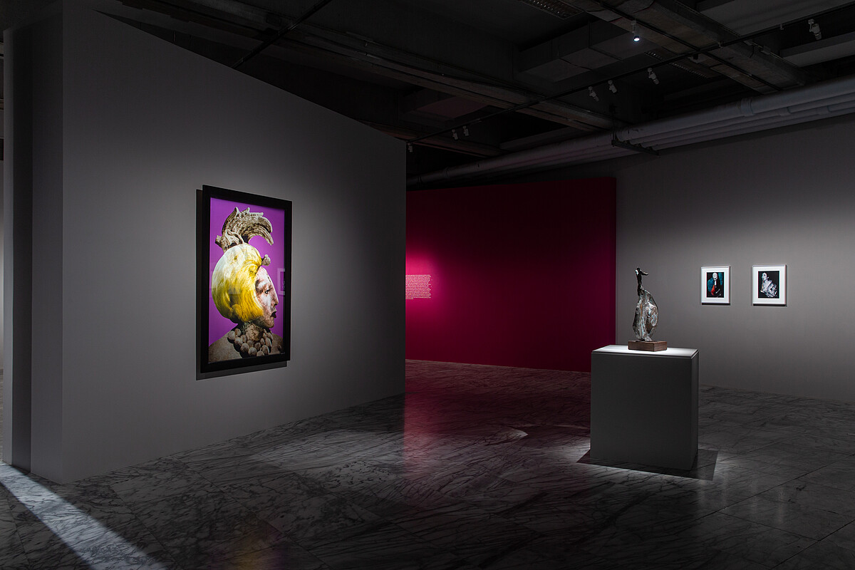 「超現實主義：對話中的世界」展場一隅，圖像由臺北市立美術館提供。 